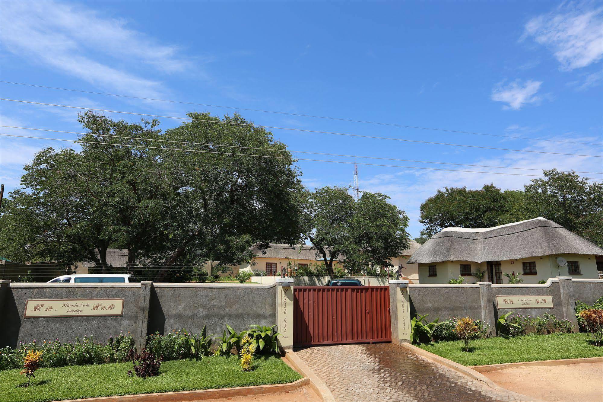 Mandebele Lodge Victoriawatervallen Buitenkant foto